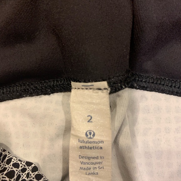 Like New LuLuLemon Athletica Black/White Leggings - Picture 4 of 11